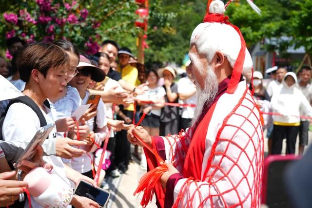 心动了无数次！男神@故里 领衔花美男舞动观音山，浪漫指数爆棚