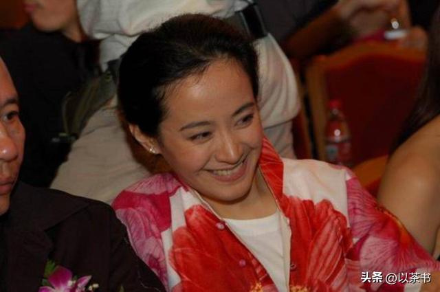 57岁无儿无女，关掉手机推掉戏约，一人住郊外小院，剧雪到底图啥