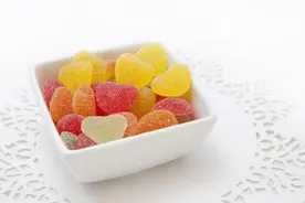 女朋友对你说："give me some sugar"，不是让你给她些糖！别害羞…图片