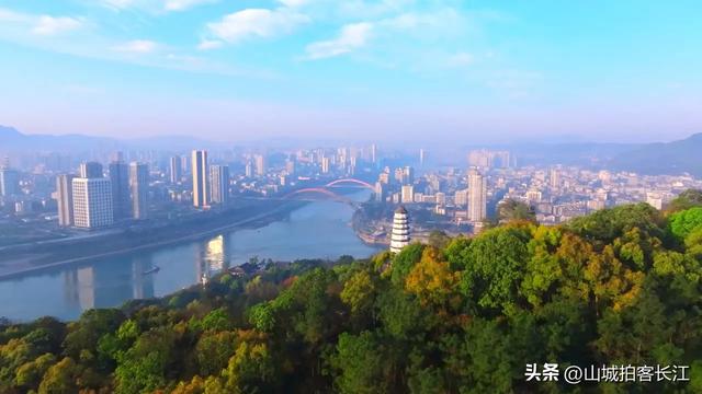四川南部的宝藏城市，手握多张金字招牌，未来要当省内第二城？