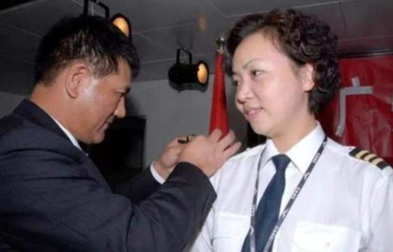 王牌女飞行员刘宇环：退役后被航空公司疯抢，成最贵民航女机长