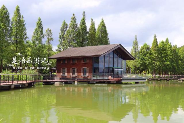 浙江宁波的湖光山色，周边景色都很秀丽，是露营和遛娃的绝佳之地