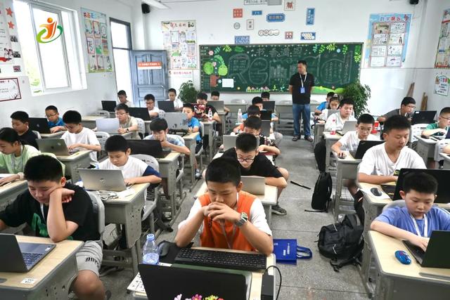 1.5万人齐聚黄山区！2025全国青少年信息素养大赛华东赛区（安徽）复赛正式开赛！