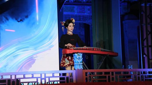 “溜达”着看表演！颐和园里上演“奇妙夜”