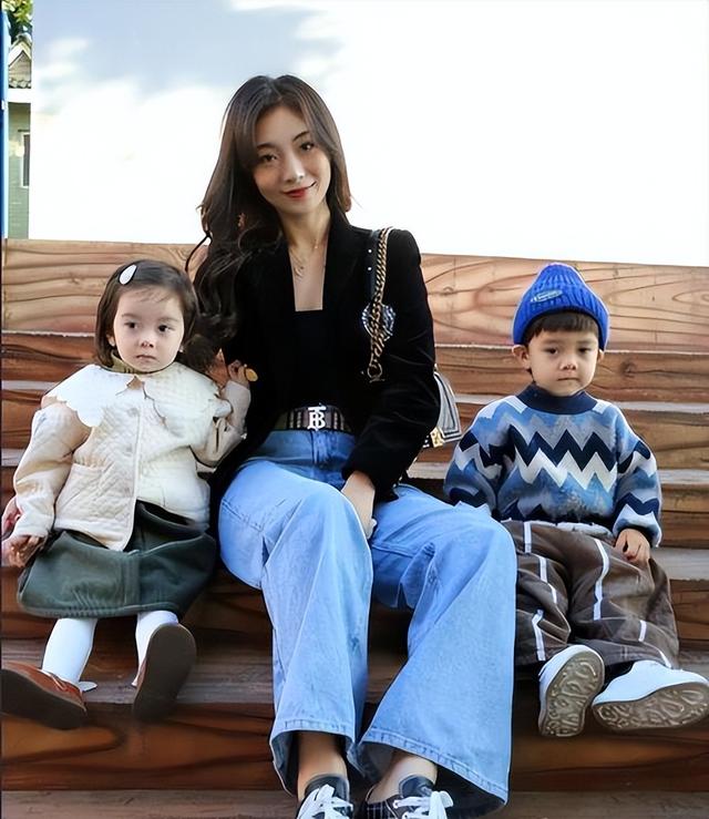 “买英国精子生3娃”的山东女人，8年后现状曝光！如今她后悔不？