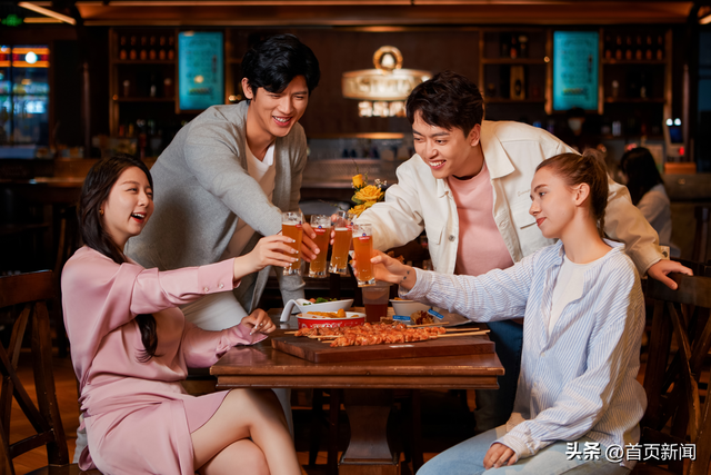 青啤博物馆《觉醒的酿造师》获艾菲文旅奖！与迪士尼、环球影城同登全球文旅实效榜