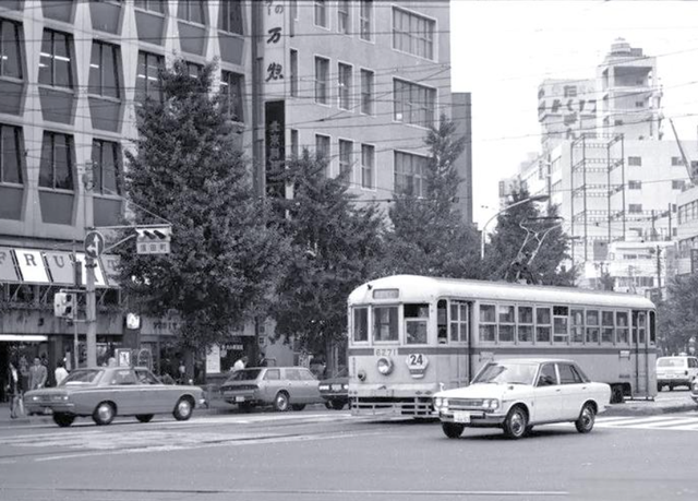 无法与自己和解的一代，回顾日本失落世代的一生，他们经历了什么