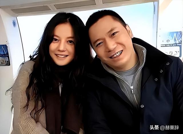 不顾形象亲日辱华，野心勃勃的赵薇露出真面目后，如今下场有多惨