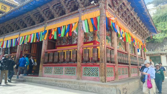 藏传佛教格鲁派四大寺院之一，西宁塔尔寺，碰巧免费进去了