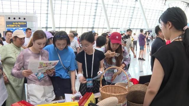 广灵特色文旅产品惊艳亮相北京清河高铁站