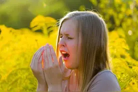 早上起床狂打喷嚏，竟然是过敏性鼻炎？3个办法让你缓解！图片