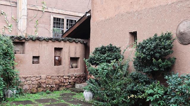 西昌明代古村，茶马古道上的驿站，大石板盖房子，家家都是大别墅