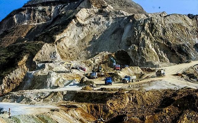 美欲全面封杀中国芯片，中方打出一张王牌，让特朗普毫无还手之力