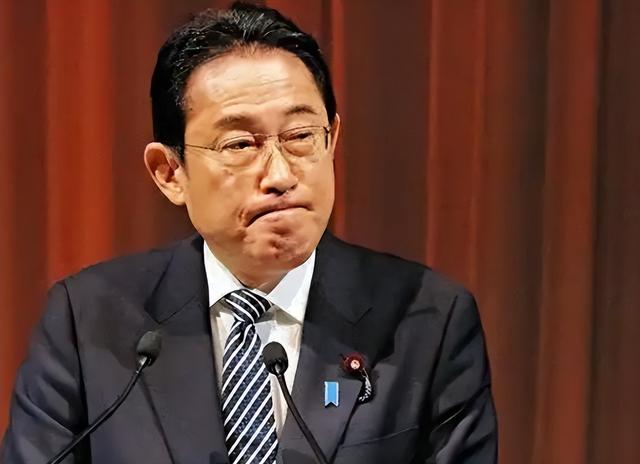 中方对日改变打法，首份制裁发出，不到24小时，高市措辞变了