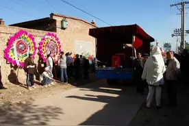 农村办丧事，主管能得多少好处？老公说出了实情图片