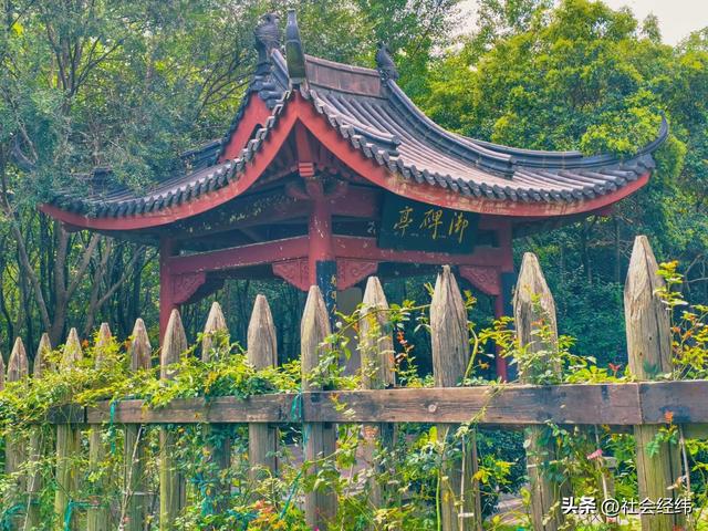 下马坊遗址公园：石坊凝史韵，一步叩明陵