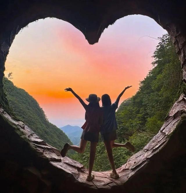 “花式”引客，火爆出圈！21℃的夏天收官，栾川文旅精彩不停