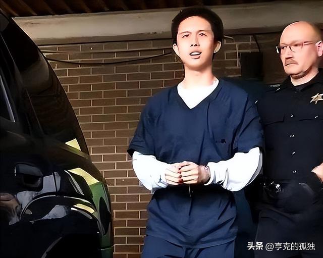 被畸形母爱毁掉的星二代：母乳12年，同床15年，荒唐的事还在后面