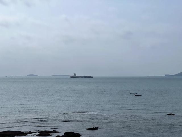毗邻八大关，无敌海景、欧式建筑、葱郁柏树，这里一处宝藏景区。