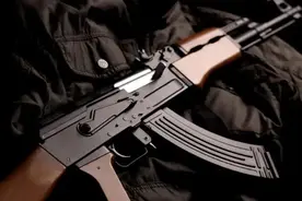 AK47和56冲：苏联授权我国生产AK47，拿到图纸后厂长称赞是把好枪图片