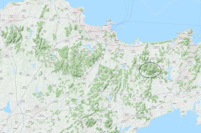 山东形状最“曲折”的地级市，独占1/3海岸线，兄弟城馋哭了