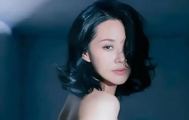 她一生 “风流成性、老少通吃”，撩汉无数	，现如今57岁却依旧单身