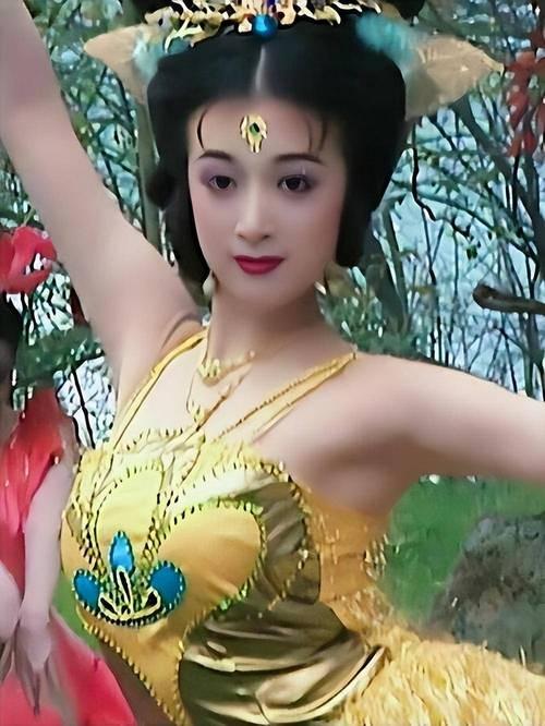 骗光明星20亿，连亲妈都不放过，霍家“逆子”被钉上“耻辱柱”！