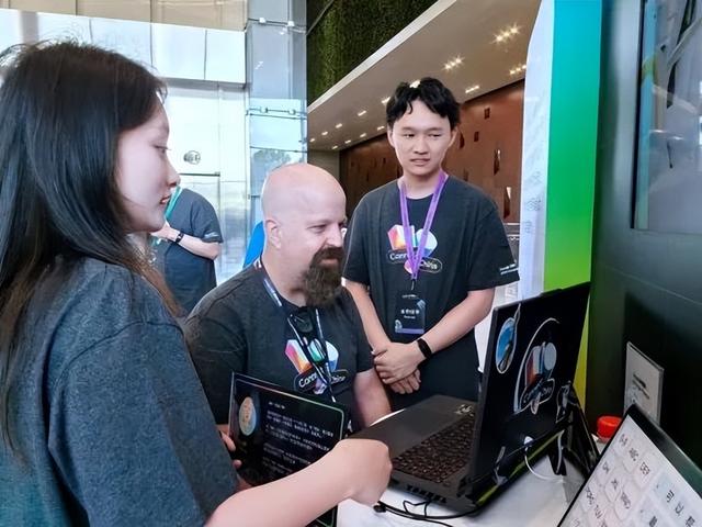 科技温暖世界！“默筏”帮渐动症患者说出：妈妈，我爱你！