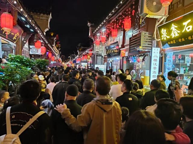 【 “雨” 你相约】国庆假期圆满收官！石泉文旅市场“热”力全开，魅力再升级！