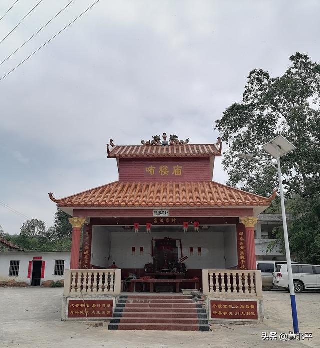 广西南宁市隆安县备战时期修建在古桥上的引水渠，现已列入文保