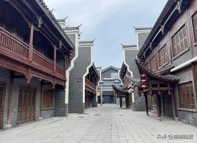 张家界咋成这样了？俩菜宰 844 元，四家店三个鬼秤！游客：再也不来了