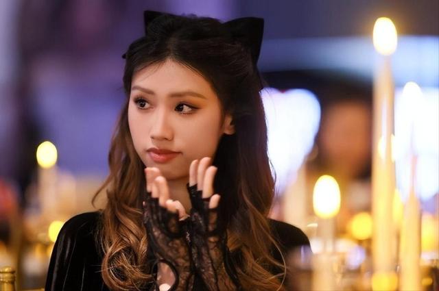 徐帆回应离婚五个月后	，冯小刚再惹争议，养女徐朵竟成了导火索