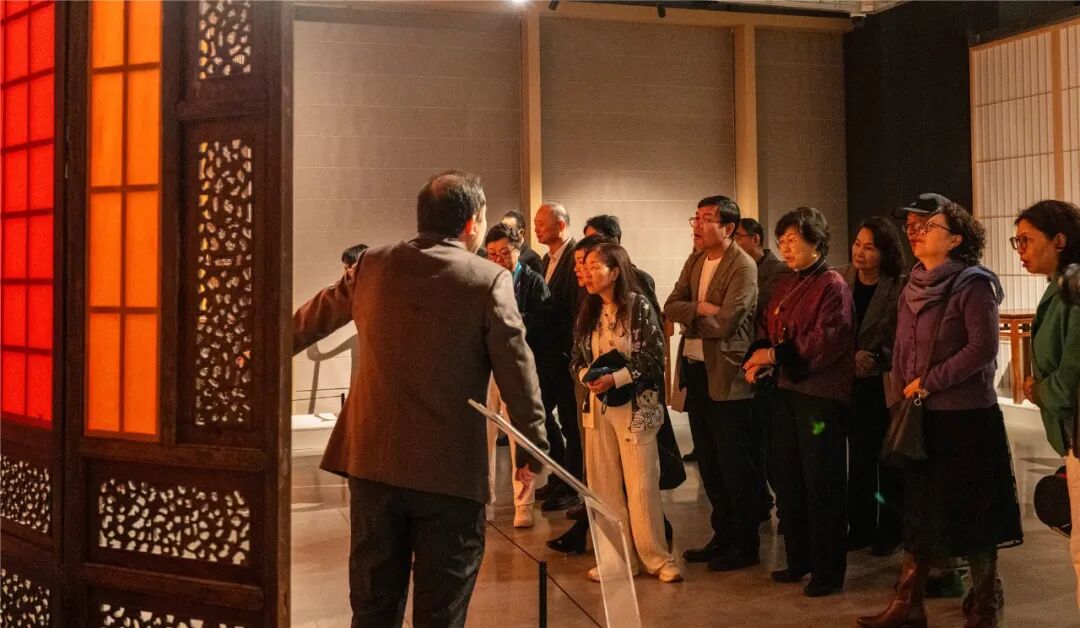全球海外華文作家齊聚古都金陵,雅然家具藝術(shù)館助力文化出海 全球海外華文作家齊聚古都金陵,雅然家具藝術(shù)館助力文化出海