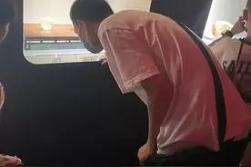 韦东奕家里亲戚来北京探望，相聚时韦神这四个细节尽显超凡脱俗…图片