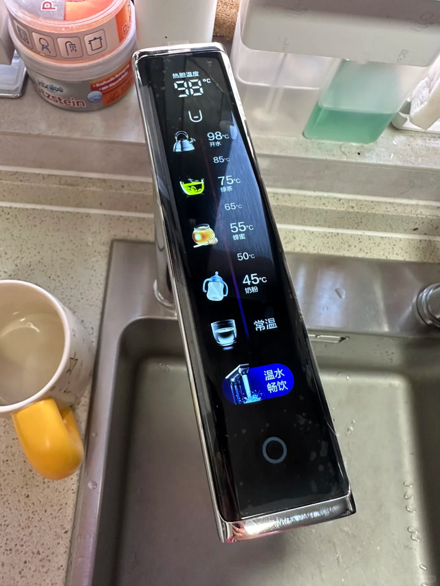 当我把家里的桶装水换成净水器，才发现二者区别太大了！建议看看