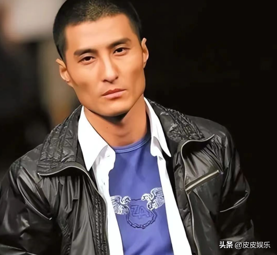 演员亲兄弟，境遇大不相同！弟弟住豪宅，哥哥却在成名后锒铛入狱