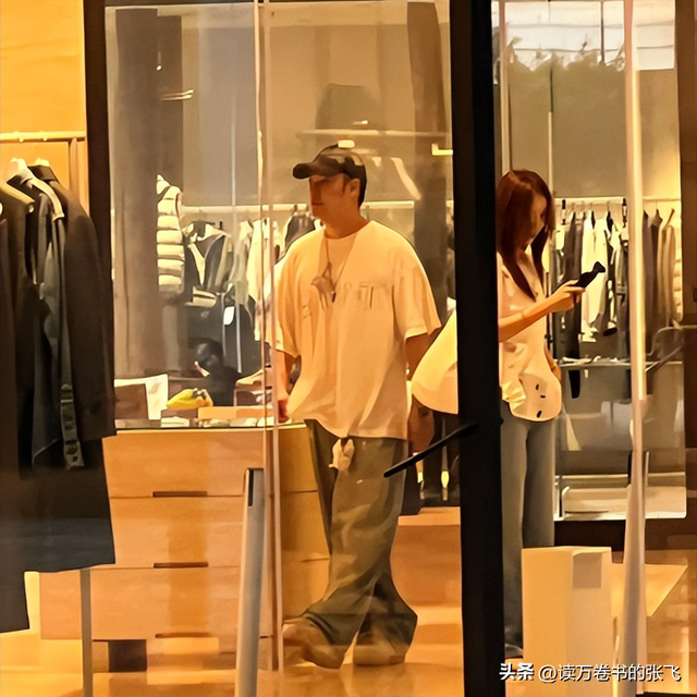 和陈赫离婚10年后，晒出情侣泳装照的许婧，没给前夫留一丝体面