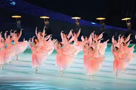 亚运会开幕式领舞小姐姐火了！穿白裙仙气十足，被赞跳进了心里了图片