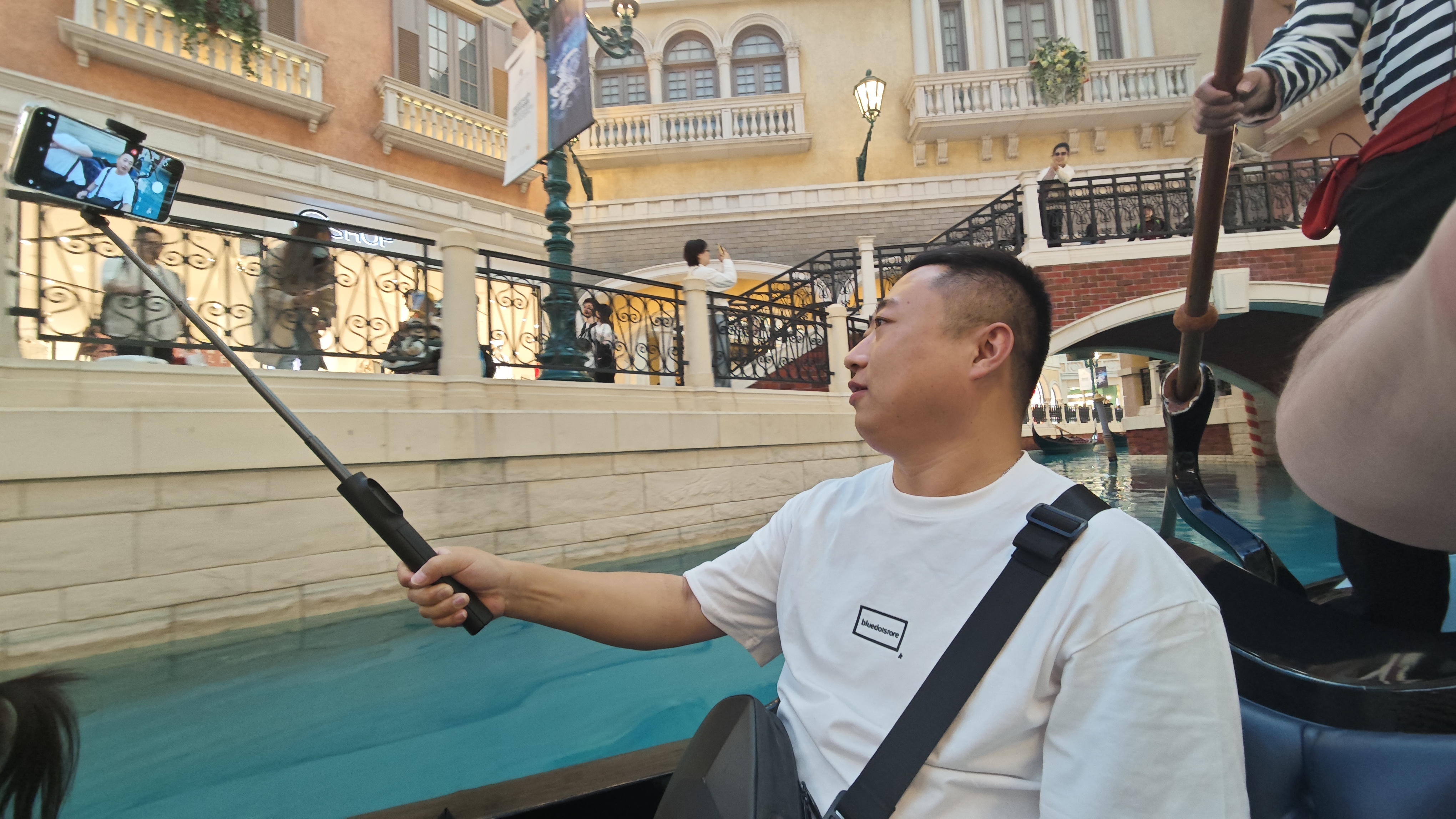 带着小米变焦支架自拍杆2,25年首次出游香港澳门