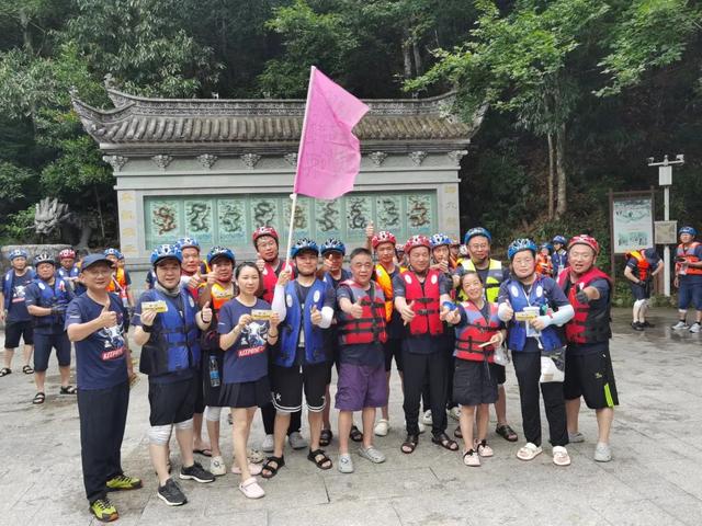 百人团建，激荡黄山九龙瀑！