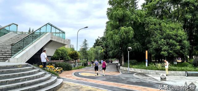 跑了16年才悟透的跑步哲学：跑得快是本事，跑得快乐是本质！