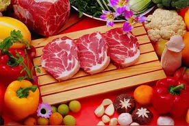 中国癌症高发，是猪肉吃多了？专家提醒：猪的3个部位，尽量少吃图片
