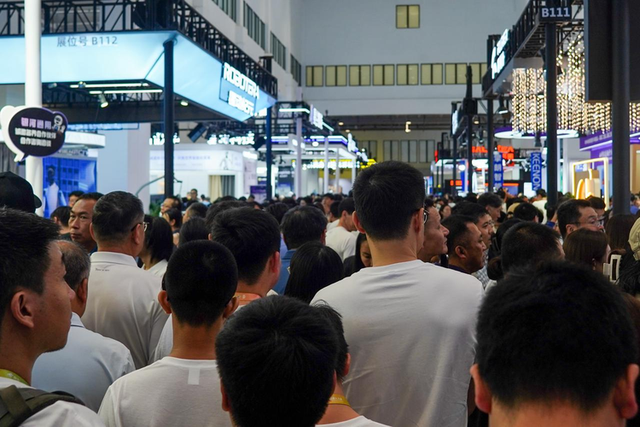 世界机器人大会上什么都有，就是没什么共识