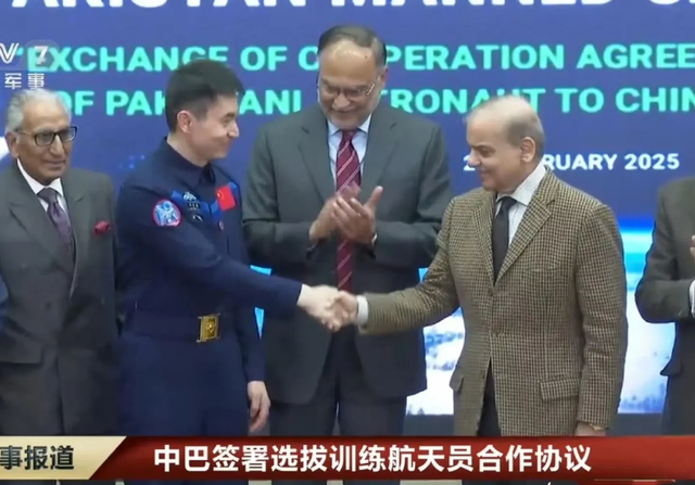 杨利伟圆飞天梦后，33年航天跨到空间站时代，2030年登月稳了