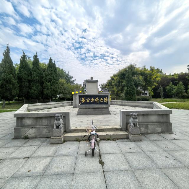 西平宝严寺塔 宋塔 遭侵华日军炮击损毁严重 解放后修复 游河南古塔24