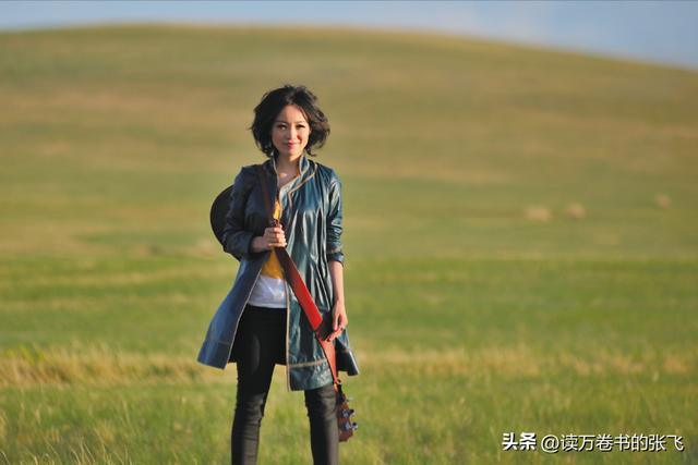 她连上5次春晚，私下却和恩师同居怀孕被骗流产，今57岁依然单身