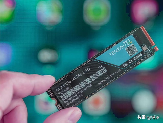 突破研究极限！美国3D芯片产量，AI硬件迎来千倍能效