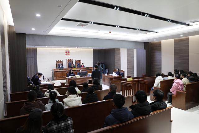 贵州女子遇害，凶手被判死缓家属不满，人情与法理该如何抉择？