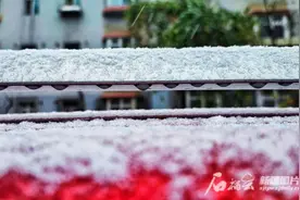 晚了近一月！乌鲁木齐的第一场雪，比以往时候来的更晚一些图片