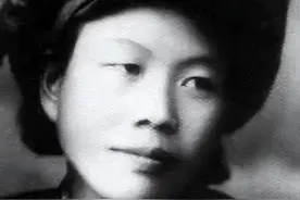 1958年毛主席路过沈阳，拒绝邓华的午饭，却点名要见“黄毛丫头”图片